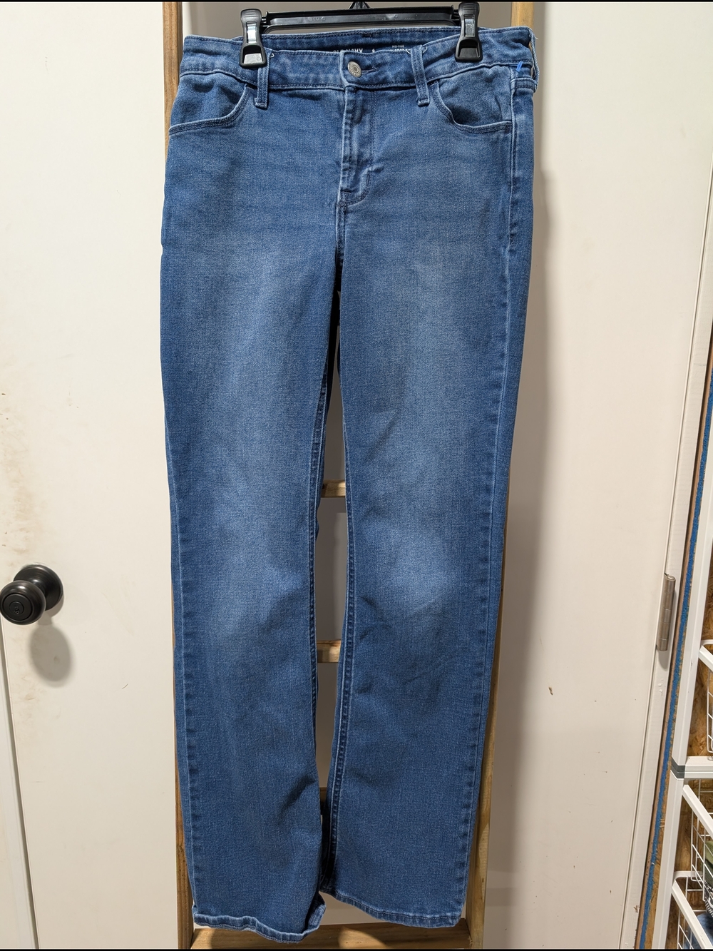 Old Navy ♥️ Bootcut Jeans in Mid Blue Wash